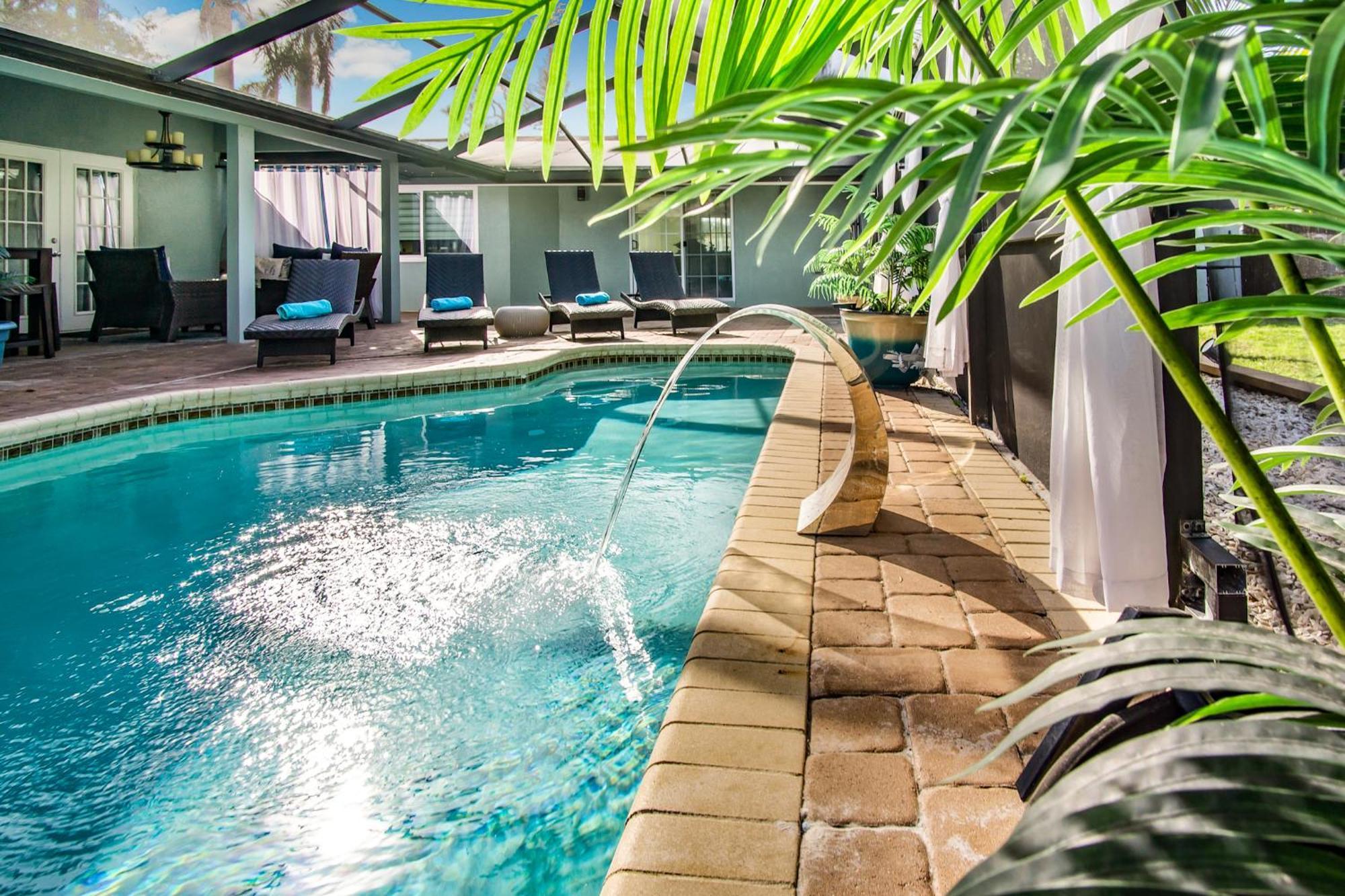 Beach Cottage With Heated Pool Just Off Siesta Key ساراسوتا المظهر الخارجي الصورة
