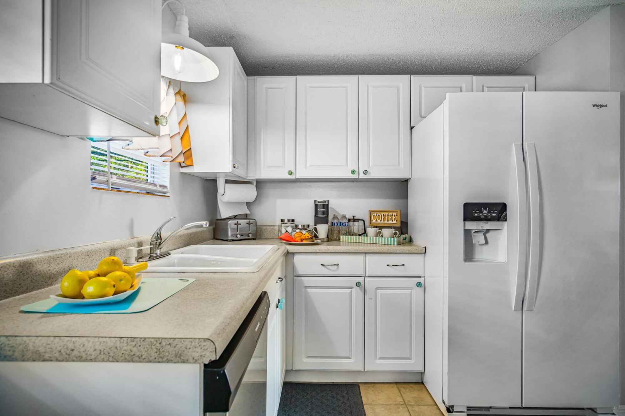Beach Cottage With Heated Pool Just Off Siesta Key ساراسوتا المظهر الخارجي الصورة