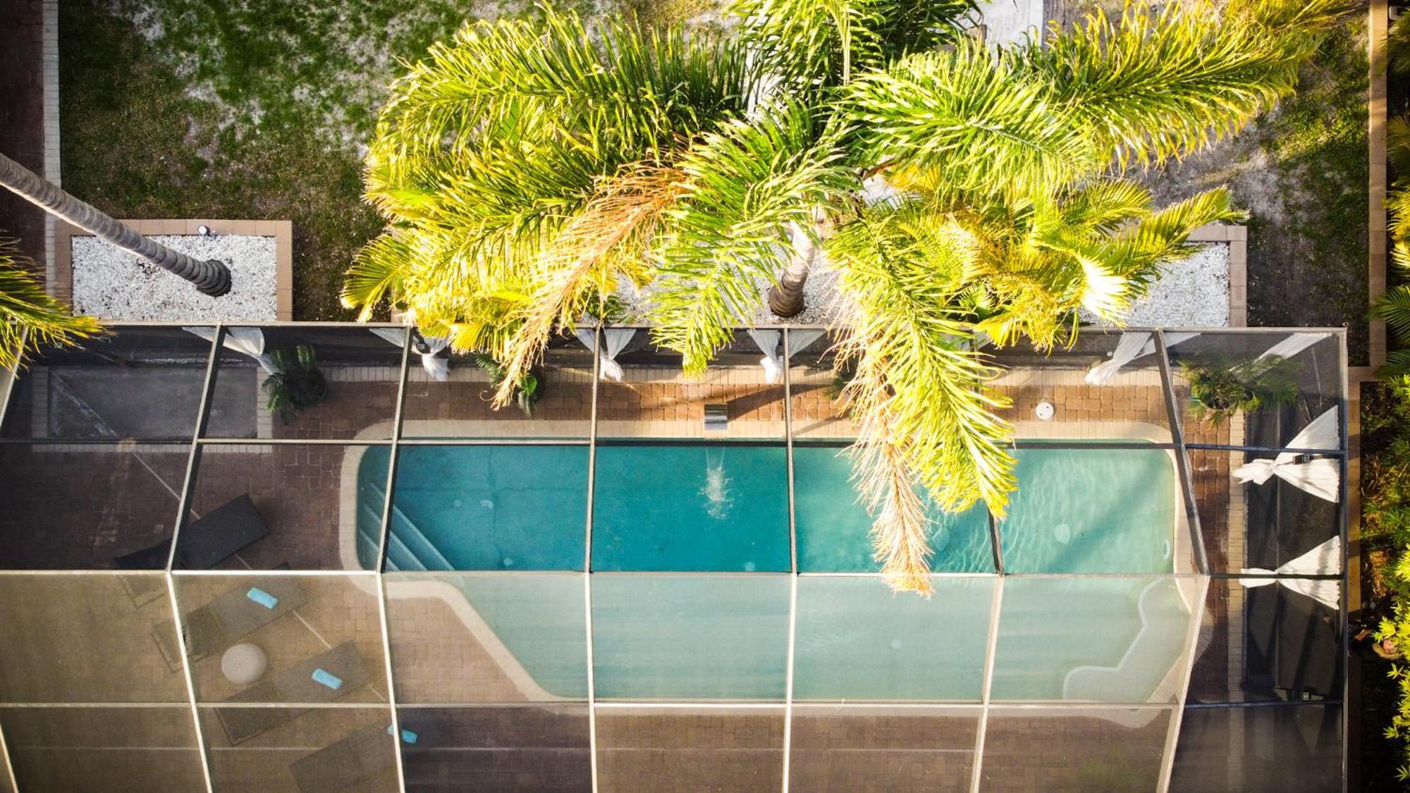 Beach Cottage With Heated Pool Just Off Siesta Key ساراسوتا المظهر الخارجي الصورة