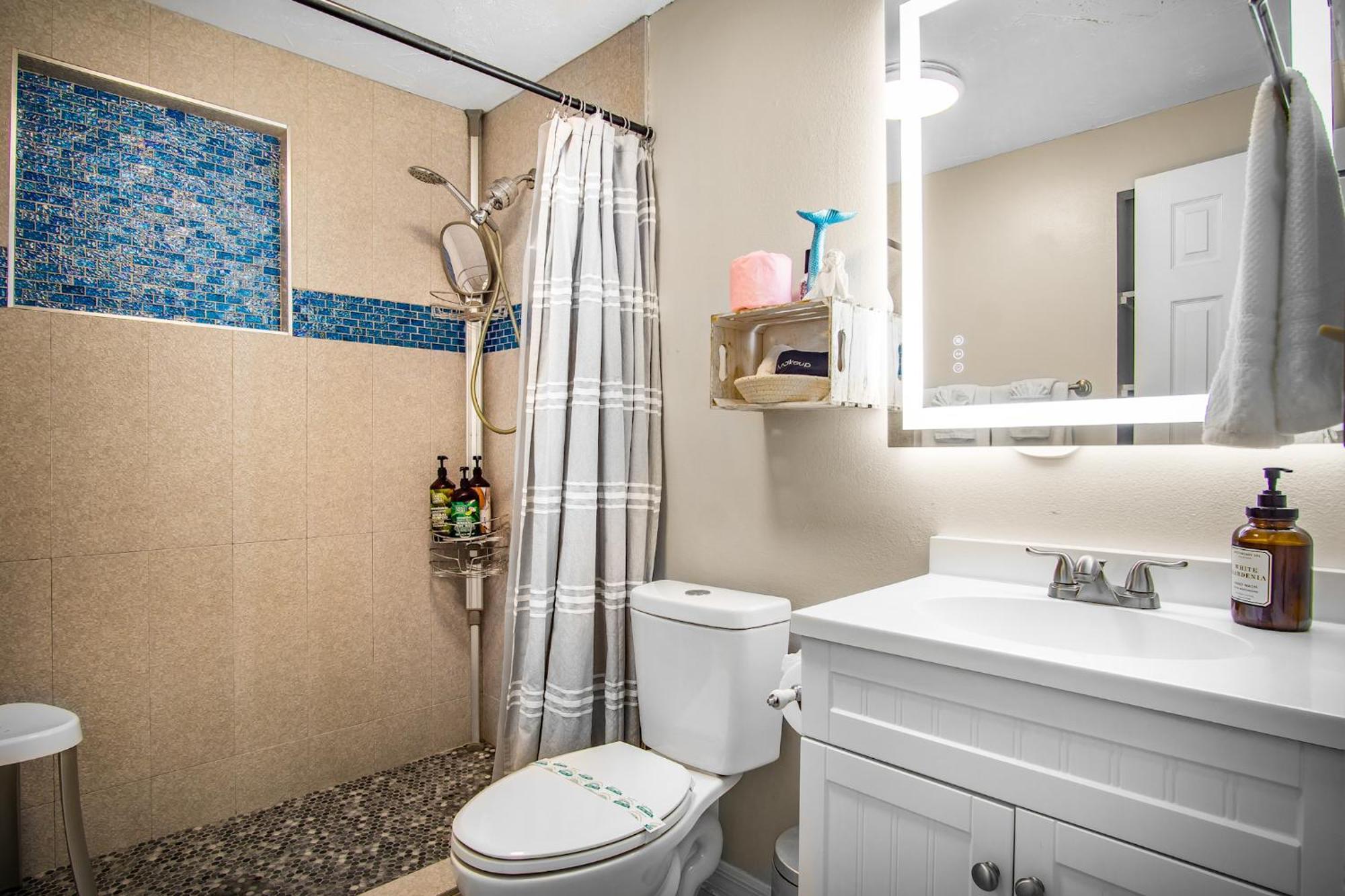 Beach Cottage With Heated Pool Just Off Siesta Key ساراسوتا المظهر الخارجي الصورة