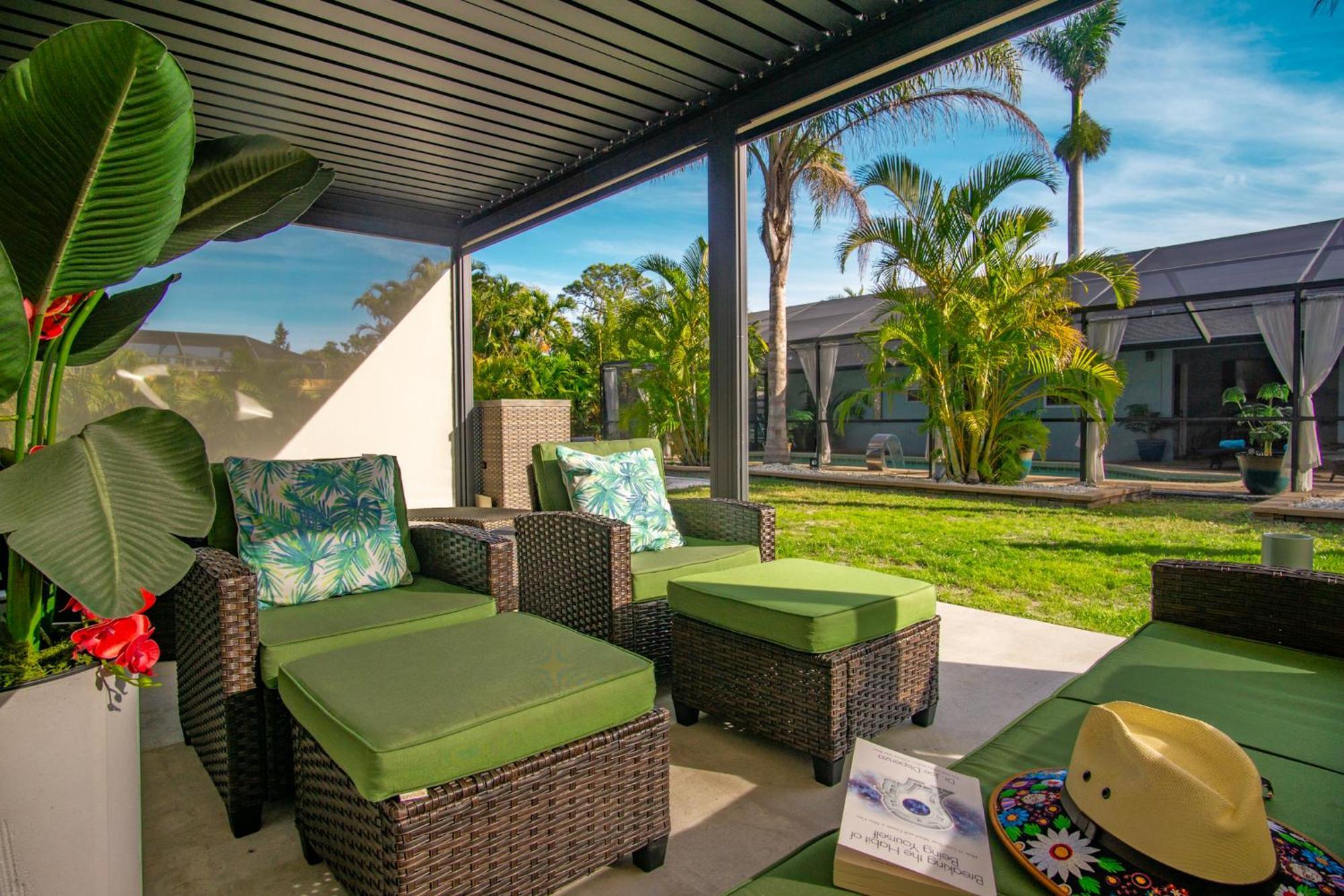 Beach Cottage With Heated Pool Just Off Siesta Key ساراسوتا المظهر الخارجي الصورة